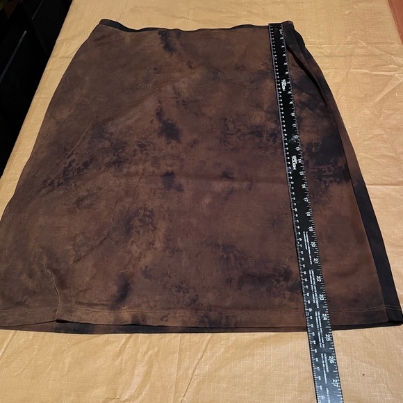 Express  size large dark brown & black tie dye pull on lined stretch skirt - Picture 7 of 8